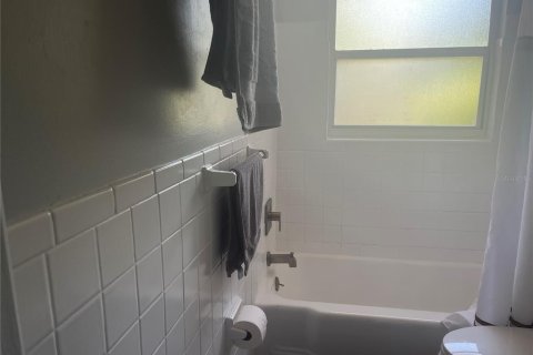Commercial property in Largo, Florida 5 bedrooms, 218.69 sq.m. № 2416922 - photo 18