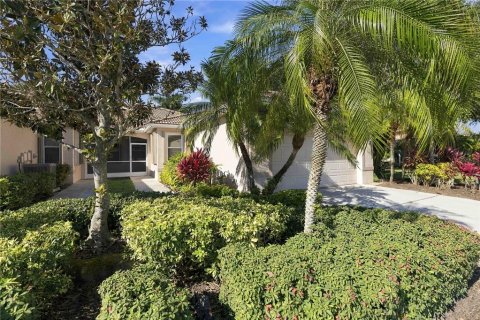 Villa ou maison à vendre à Sarasota, Floride: 2 chambres, 146.41 m2 № 2431099 - photo 2