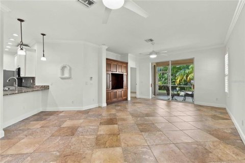 Villa ou maison à vendre à Sarasota, Floride: 2 chambres, 146.41 m2 № 2431099 - photo 5
