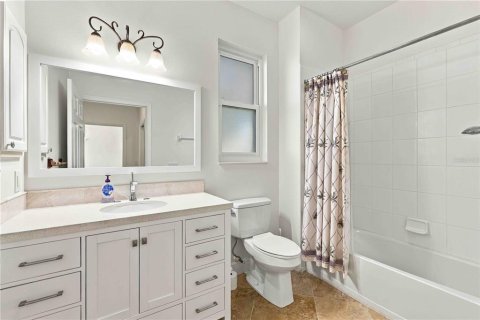 Villa ou maison à vendre à Sarasota, Floride: 2 chambres, 146.41 m2 № 2431099 - photo 23