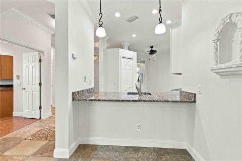 Villa ou maison à vendre à Sarasota, Floride: 2 chambres, 146.41 m2 № 2431099 - photo 9