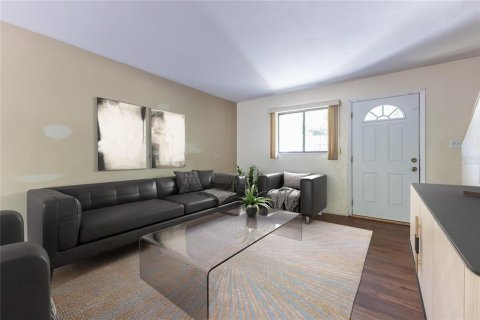 Condominio en venta en Gainesville, Florida, 2 dormitorios, 87.14 m2 № 2096450 - foto 5