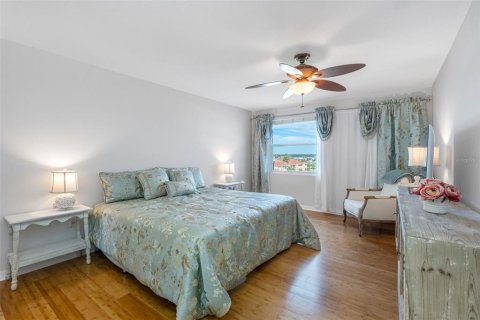 Condo in Redington Beach, Florida, 3 bedrooms  № 2212471 - photo 22