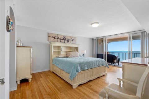 Condo in Redington Beach, Florida, 3 bedrooms  № 2212471 - photo 12