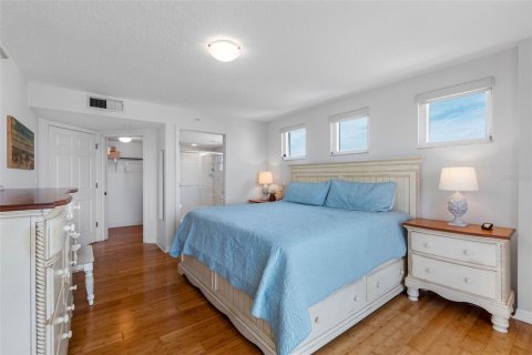 Condo in Redington Beach, Florida, 3 bedrooms  № 2212471 - photo 19