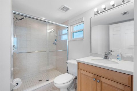 Condo in Redington Beach, Florida, 3 bedrooms  № 2212471 - photo 24