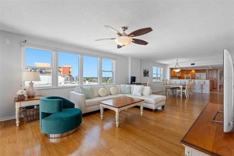 Condo in Redington Beach, Florida, 3 bedrooms  № 2212471 - photo 4