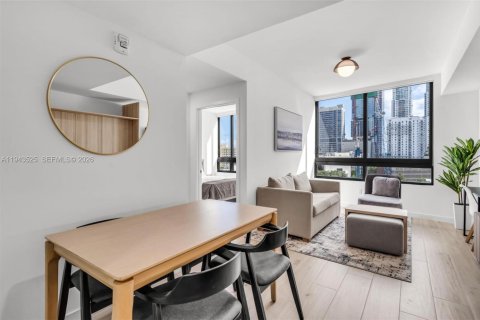 Condominio en alquiler en Miami, Florida, 2 dormitorios № 2059944 - foto 2