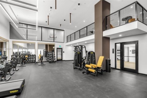 Condominio en alquiler en Miami, Florida, 2 dormitorios № 2059944 - foto 16