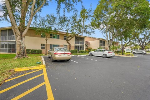 Copropriété à vendre à Fort Lauderdale, Floride: 2 chambres, 140.56 m2 № 2084385 - photo 3