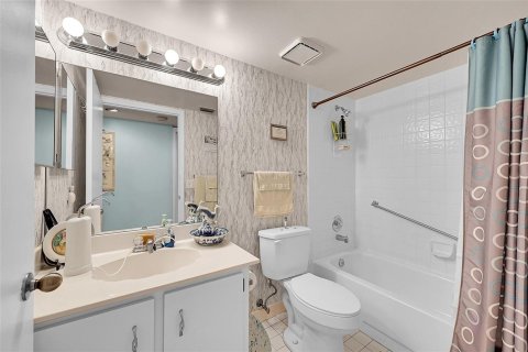 Copropriété à vendre à Fort Lauderdale, Floride: 2 chambres, 140.56 m2 № 2084385 - photo 16