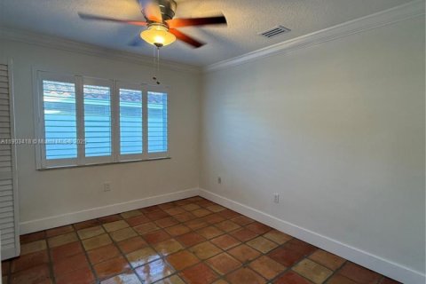 Casa en alquiler en Miami, Florida, 5 dormitorios, 230.86 m2 № 1954399 - foto 19