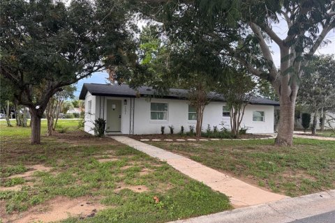 Villa ou maison à louer à Tavares, Floride: 3 chambres, 120.31 m2 № 2413868 - photo 2