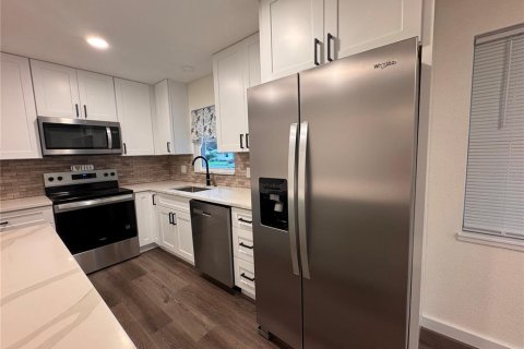 Villa ou maison à louer à Tavares, Floride: 3 chambres, 120.31 m2 № 2413868 - photo 12