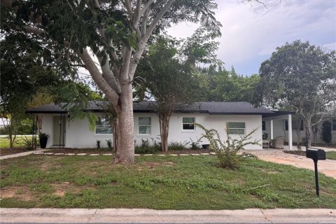 Villa ou maison à Tavares, Floride 3 chambres, 120.31 m2 № 2413868