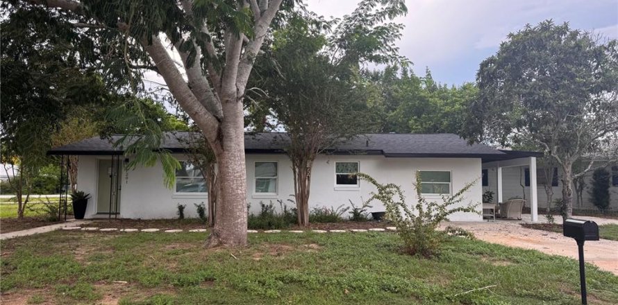 Villa ou maison à Tavares, Floride 3 chambres, 120.31 m2 № 2413868