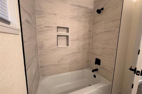 Villa ou maison à louer à Tavares, Floride: 3 chambres, 120.31 m2 № 2413868 - photo 18