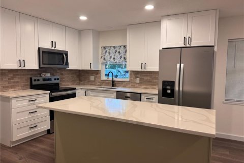 Villa ou maison à louer à Tavares, Floride: 3 chambres, 120.31 m2 № 2413868 - photo 10