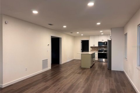 Villa ou maison à louer à Tavares, Floride: 3 chambres, 120.31 m2 № 2413868 - photo 6
