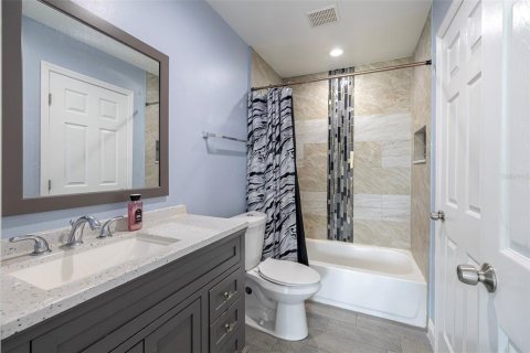 Condo in Orlando, Florida, 2 bedrooms  № 1776966 - photo 22