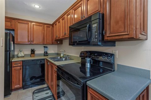 Купить кондоминиум в Сент-Питерсберг, Флорида 3 комнаты, 62.06м2, № 1360171 - фото 20