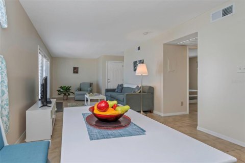Купить кондоминиум в Сент-Питерсберг, Флорида 3 комнаты, 62.06м2, № 1360171 - фото 8