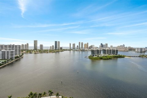 Condo in Aventura, Florida, 4 bedrooms  № 2363412