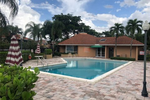 Condominio en alquiler en Pembroke Pines, Florida, 2 dormitorios, 84.91 m2 № 1941216 - foto 20