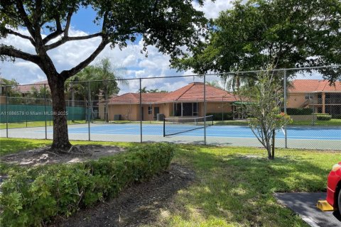 Condominio en alquiler en Pembroke Pines, Florida, 2 dormitorios, 84.91 m2 № 1941216 - foto 19