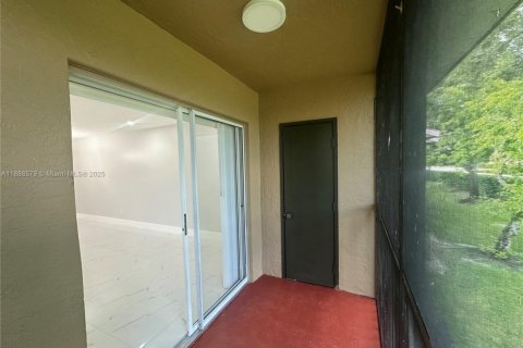 Condominio en alquiler en Pembroke Pines, Florida, 2 dormitorios, 84.91 m2 № 1941216 - foto 7