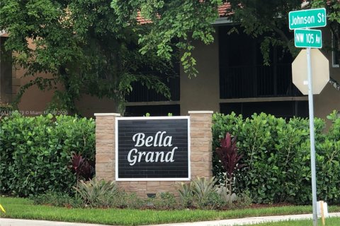 Condominio en alquiler en Pembroke Pines, Florida, 2 dormitorios, 84.91 m2 № 1941216 - foto 18