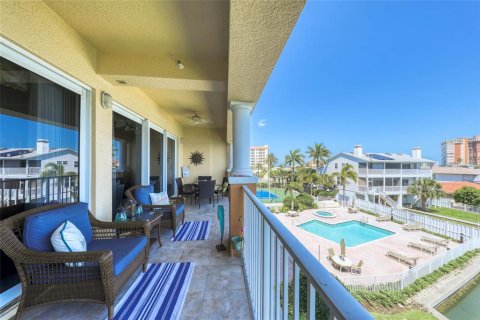 Condominio en alquiler en Redington Shores, Florida, 3 dormitorios, 185.34 m2 № 1792301 - foto 4