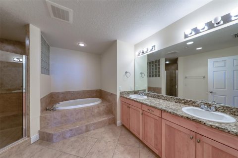 Condominio en alquiler en Redington Shores, Florida, 3 dormitorios, 185.34 m2 № 1792301 - foto 17