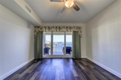 Condominio en alquiler en Redington Shores, Florida, 3 dormitorios, 185.34 m2 № 1792301 - foto 13