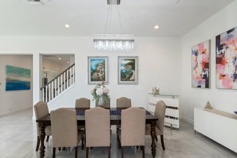 House in Boynton Beach, Florida 5 bedrooms, 386.57 sq.m. № 2263555 - photo 21