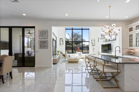 House in Boynton Beach, Florida 5 bedrooms, 386.57 sq.m. № 2263555 - photo 8