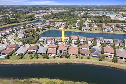 House in Boynton Beach, Florida 5 bedrooms, 386.57 sq.m. № 2263555 - photo 2