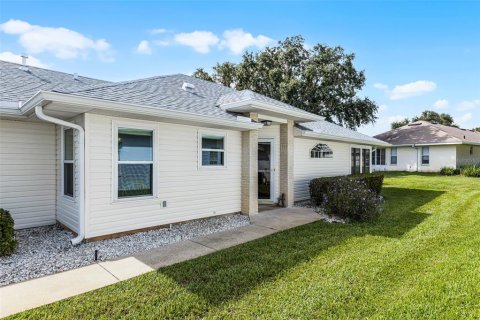 House in Leesburg, Florida 2 bedrooms, 123.19 sq.m. № 1913772 - photo 3