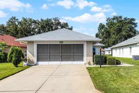 House in Leesburg, Florida 2 bedrooms, 123.19 sq.m. № 1913772 - photo 1