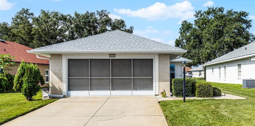 House in Leesburg, Florida 2 bedrooms, 123.19 sq.m. № 1913772