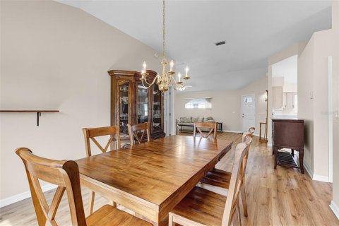 House in Leesburg, Florida 2 bedrooms, 123.19 sq.m. № 1913772 - photo 10