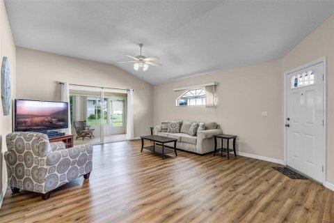 House in Leesburg, Florida 2 bedrooms, 123.19 sq.m. № 1913772 - photo 7