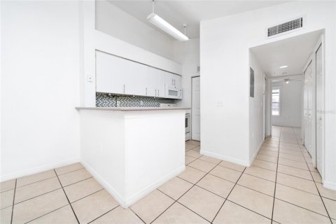 Condo in Orlando, Florida, 1 bedroom  № 1810089 - photo 10