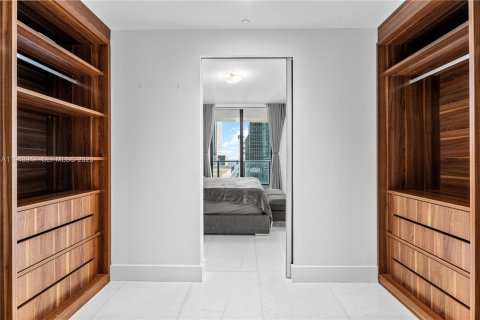 Condo in Miami, Florida, 3 bedrooms  № 2061750 - photo 17