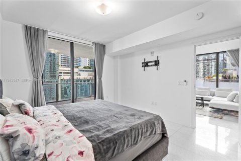 Condo in Miami, Florida, 3 bedrooms  № 2061750 - photo 15