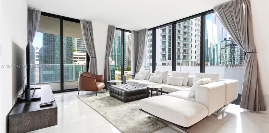 Condo in Miami, Florida, 3 bedrooms  № 2061750