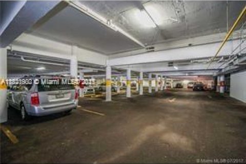 Copropriété à vendre à Hallandale Beach, Floride: 2 chambres, 124.49 m2 № 1783565 - photo 19