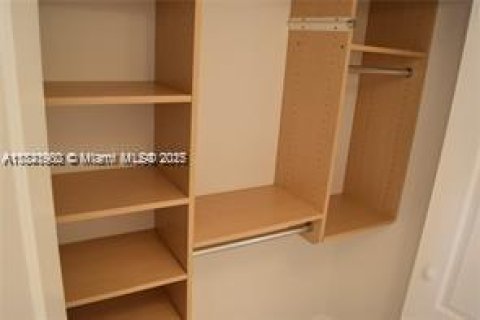 Copropriété à vendre à Hallandale Beach, Floride: 2 chambres, 124.49 m2 № 1783565 - photo 13