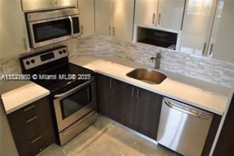 Copropriété à vendre à Hallandale Beach, Floride: 2 chambres, 124.49 m2 № 1783565 - photo 3