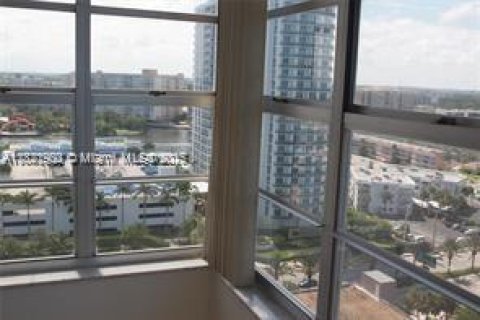 Copropriété à vendre à Hallandale Beach, Floride: 2 chambres, 124.49 m2 № 1783565 - photo 4